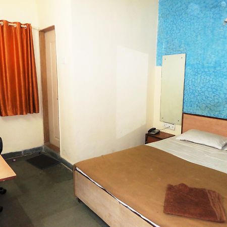 Ashtavinayak Residency Hotel Pune Bagian luar foto