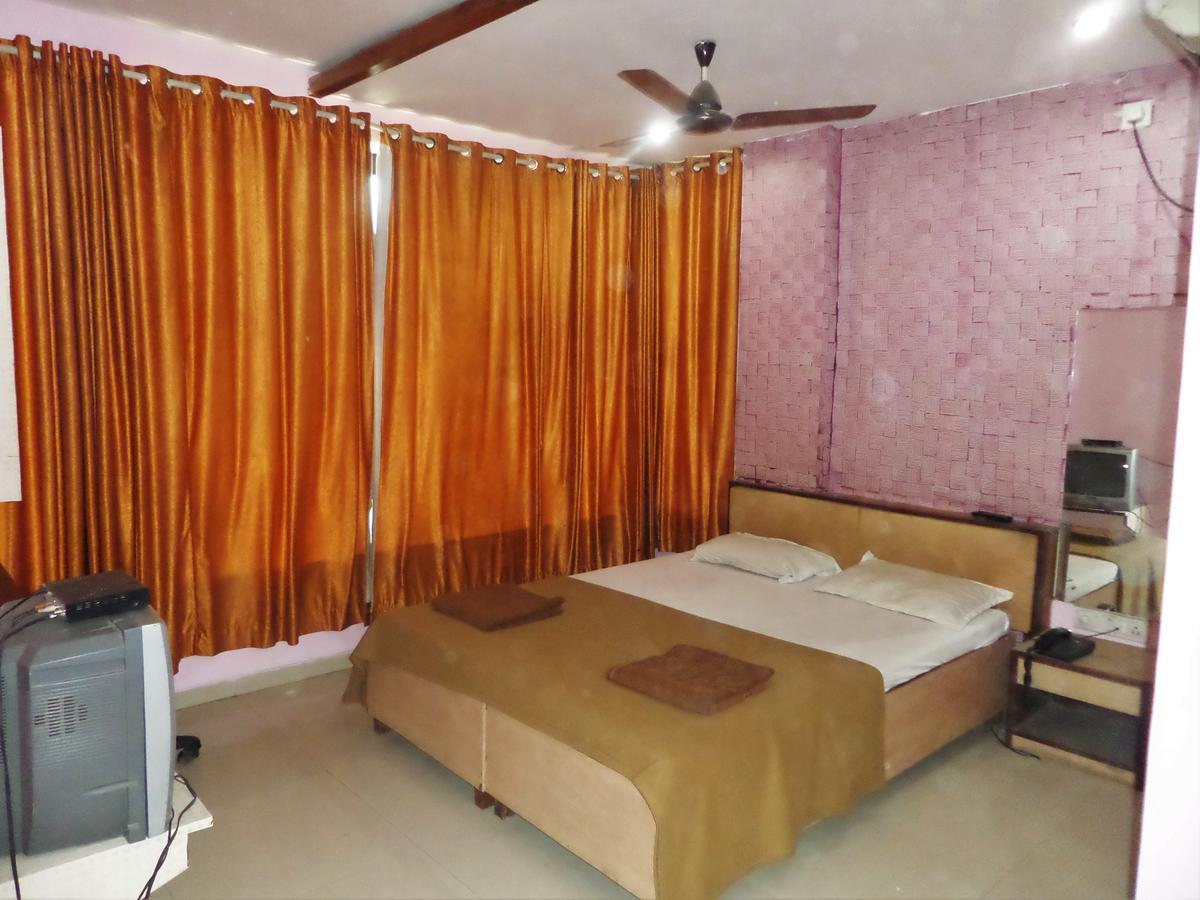 Ashtavinayak Residency Hotel Pune Bagian luar foto