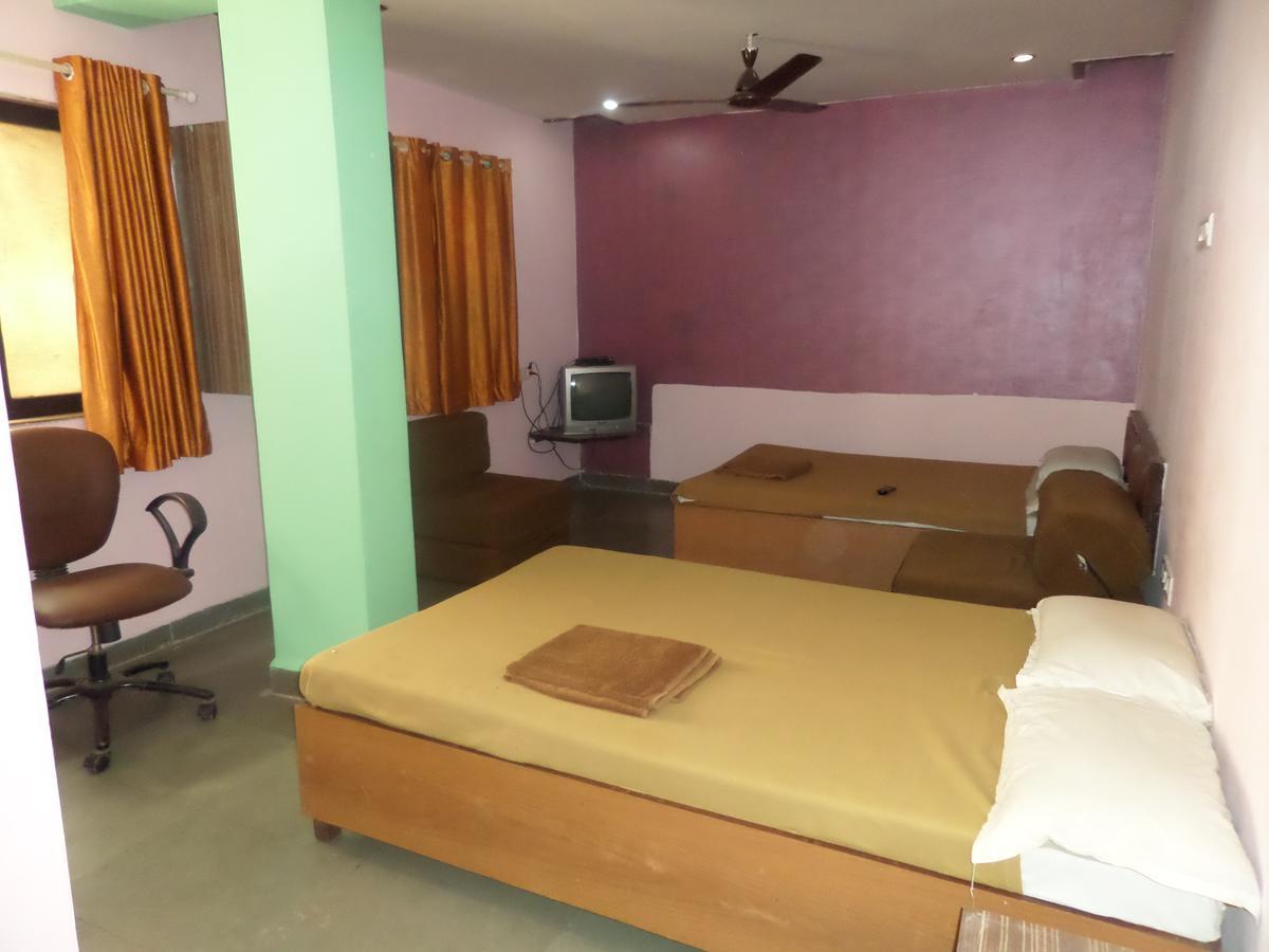 Ashtavinayak Residency Hotel Pune Bagian luar foto